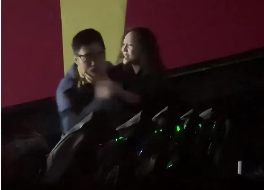 超碰人妻爱爱的相关介绍