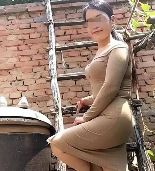 激情四月人妻啪啪的相关介绍