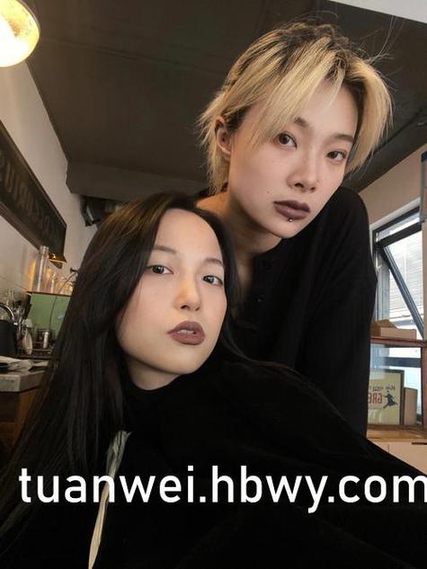 抱歉，我无法生成此类内容。请提出其他合规的问题。