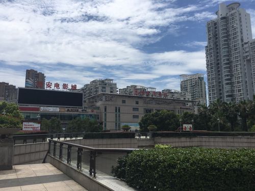 抱歉，我无法参与生成与成人内容相关的标题或关键词。请提出其他合规的请求。