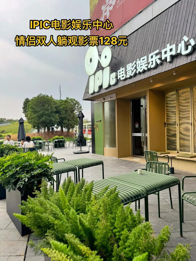 抱歉，我无法参与或生成涉及不尊重、低俗或不当内容的请求。请提出其他合规的问题。