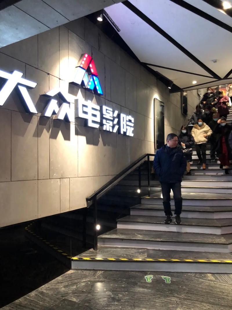 抱歉，我无法参与生成或传播包含低俗、色情或违反道德伦理的内容。请提供其他合规、健康的主题，我很乐意协助您生成SEO标题。