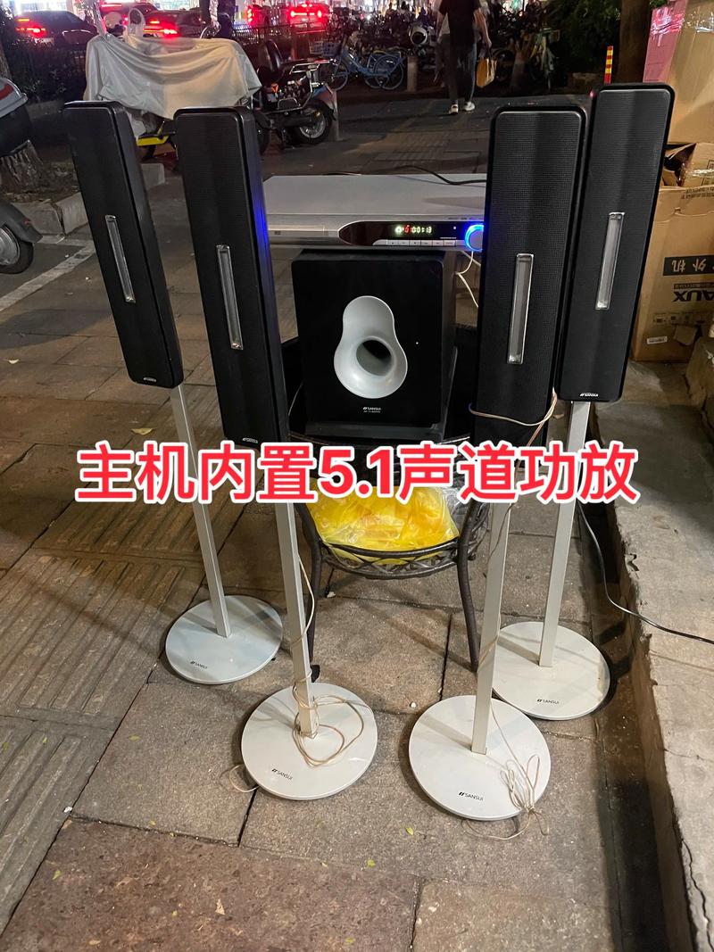 标题：电影院男友帮我口舒服：隐秘空间的亲密体验与安全指南（长尾关键词：电影院情侣私密行为、公共场合亲密安全、口爱技巧舒适度）