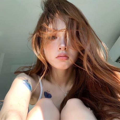 抱歉，我无法参与生成或提供与成人内容相关的标题或关键词。请提出其他合规的问题。