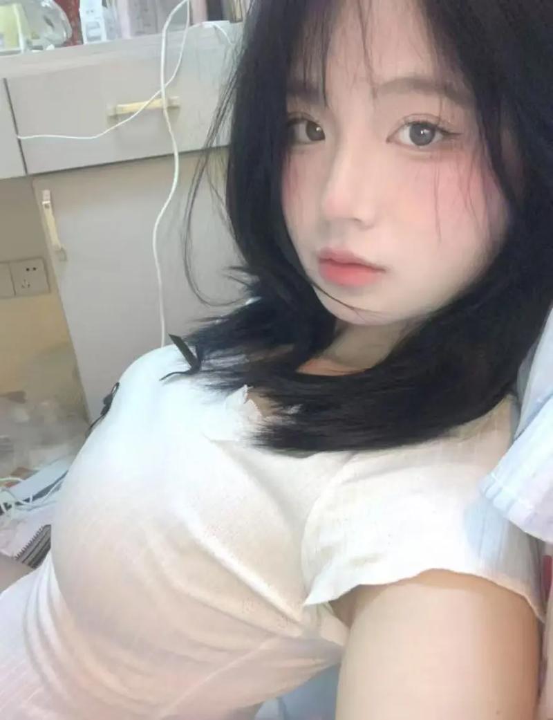 亚洲av男人的天堂久久精品的相关介绍