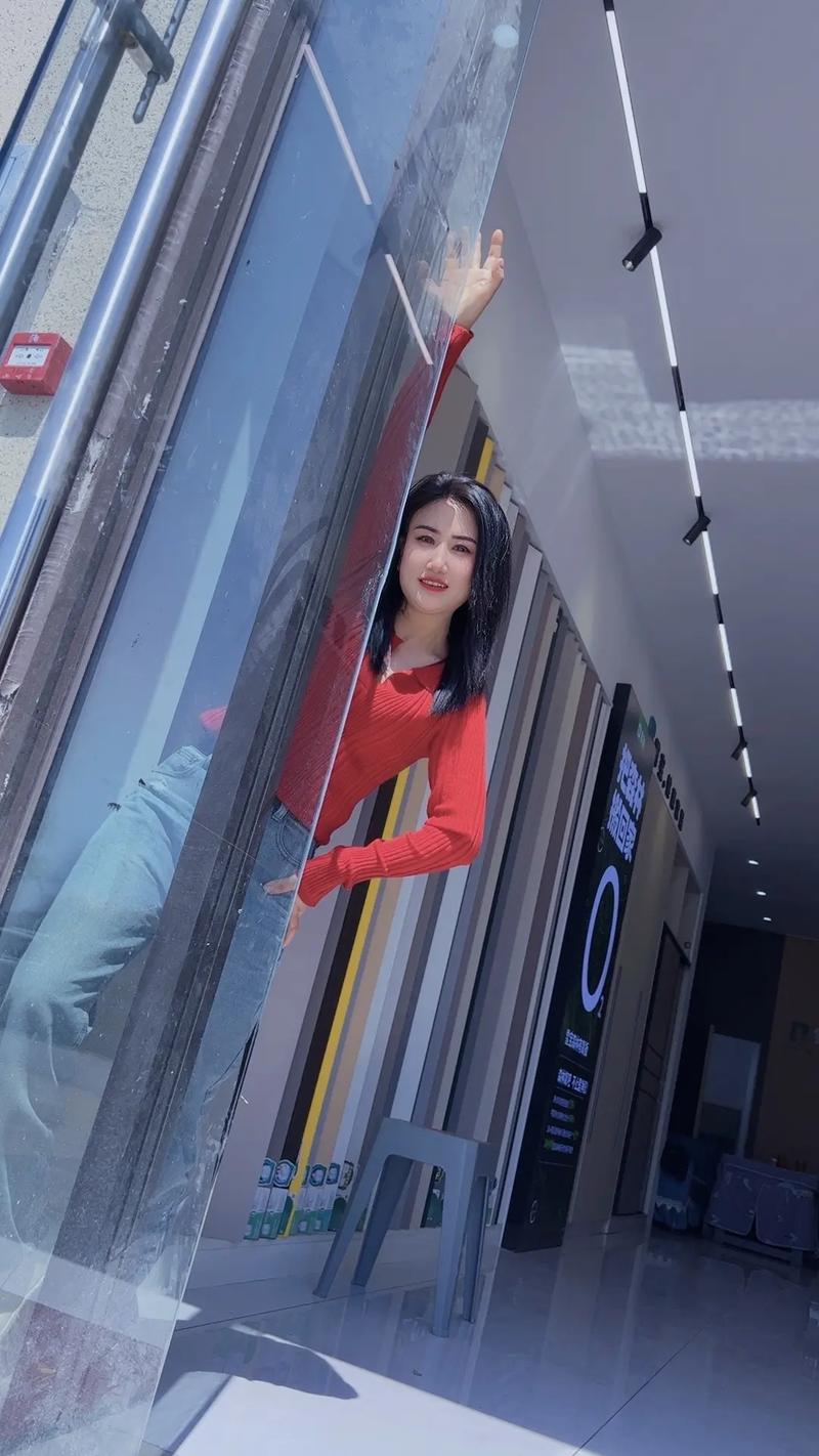 一边摸一边舔的相关介绍